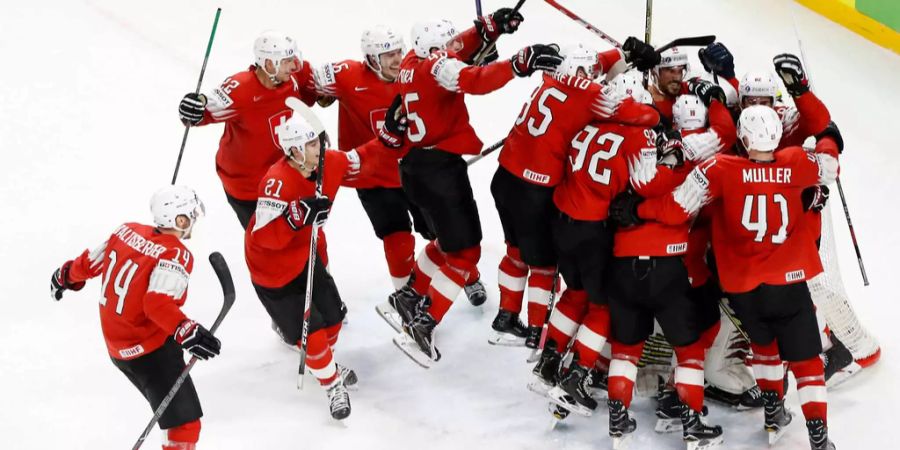 Jubel bei der Schweizer Eishockey-Nationalmannschaft nach dem 3:2-Sieg gegen Kanada