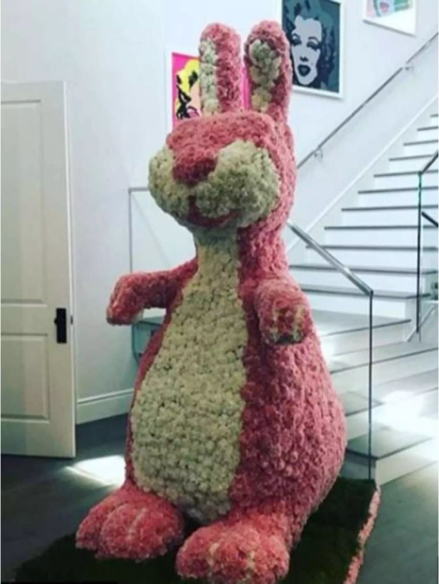 1'300 Dollar kostete dieser Blümchen-Osterhase.