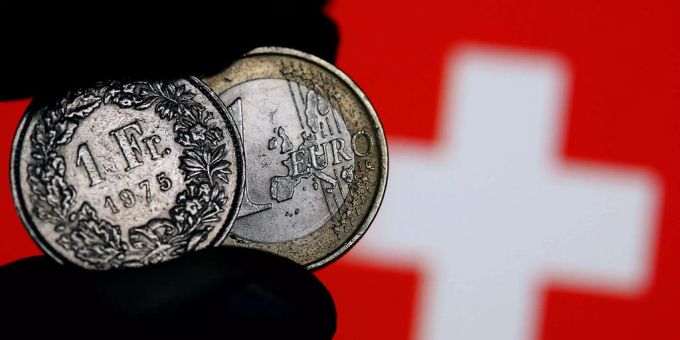 Der Franken-Euro-Kurs liegt wieder bei 1,15 Franken. Der Franken-Euro-Kurs liegt wieder bei 1,15 Franken.