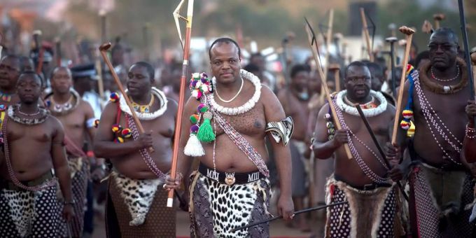 Swasilands König Mswati III (Mitte) will sein Land in «eSwatini» umbenennen. Eswatini