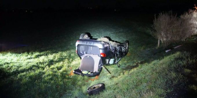 Unfall nach Alkohl am Steuer. Unfall nach Alkohl am Steuer.