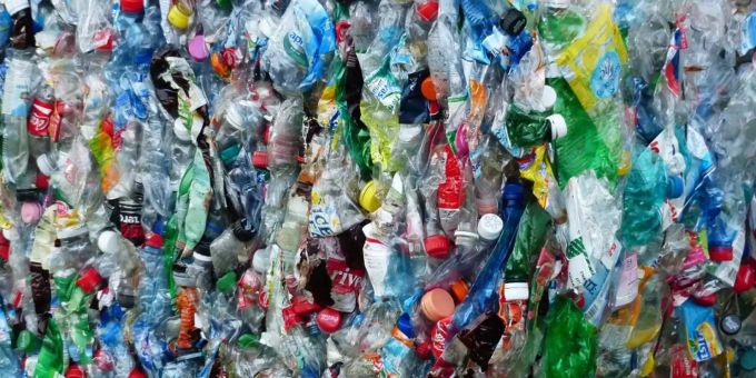 Pet wird in der Schweiz rezykliert, viel mehr nicht. PET