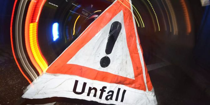 Warndreieck bei Unfall