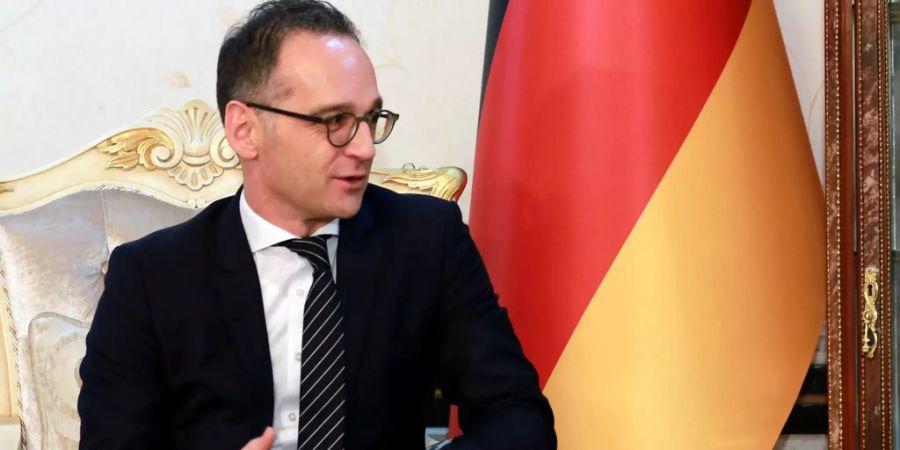 Heiko Maas in einem Gespräch.