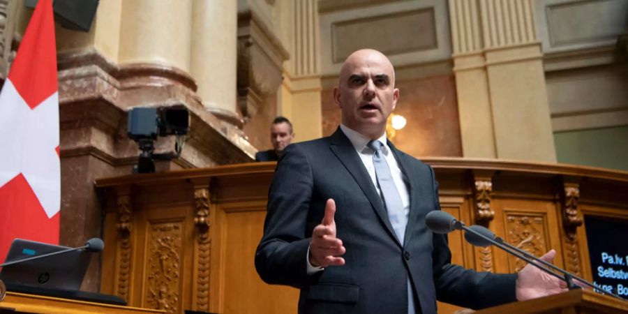 Bundespräsident Alain Berset spricht vor den eidgenössischen Räten.