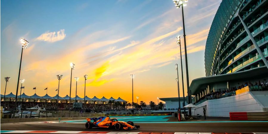 Fernando Alonso für McLaren während des Qualifiyings in Abu Dhabi.