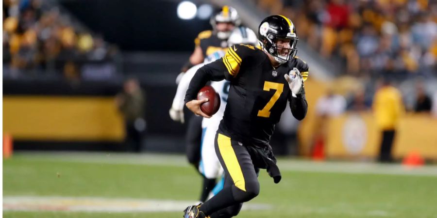 Ben Roethlisberger läuft gegen die Carolina Panthers für 27 Yards.