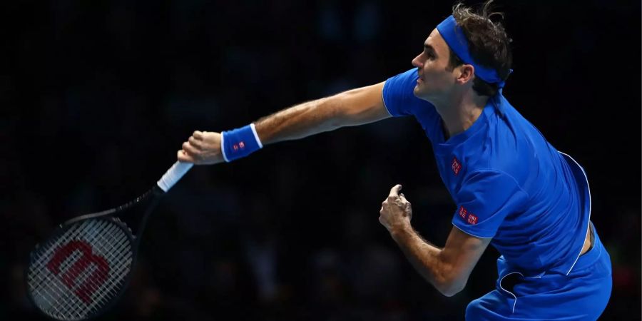 Roger Federer in seinem ersten Spiel an den ATP Finals in London.