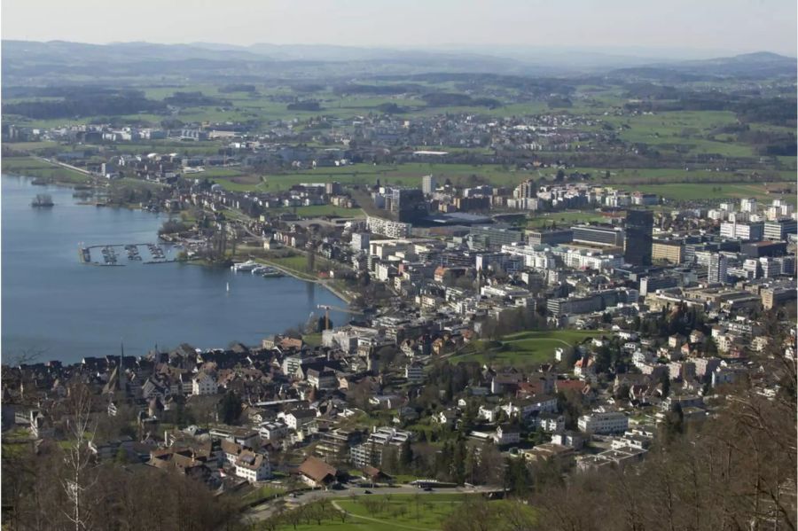 Blick auf die Stadt Zug im Mai 2015 - Keystone
