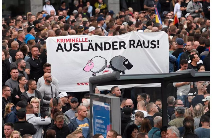 Über 2000 Menschen gingen am Montag auf die Strasse.