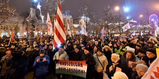 Anti-Regierungs-Proteste in Debrecen in Ungarn am 5. Januar 2019. Proteste in Ungarns Hauptstadt Budapest im Januar 2019.