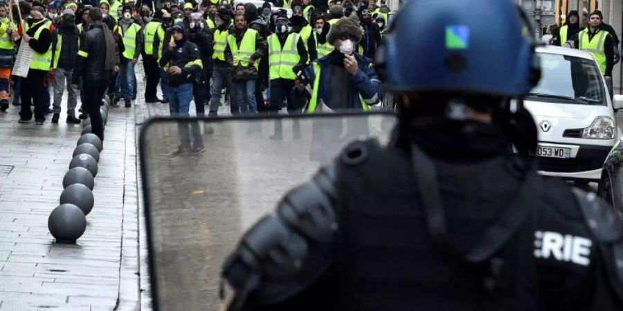 «Gelbwesten»-Gesetz sorgt in Frankreich für Unmut