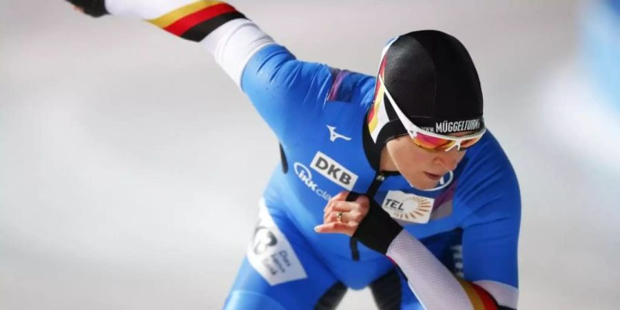 Sagte zwei Starts bei der WM in Inzell ab: Claudia Pechstein. Foto: Peter Dejong/AP