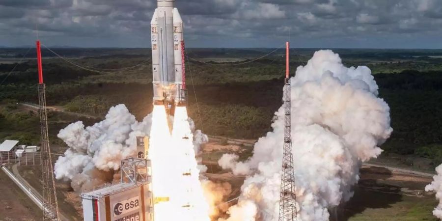 Eine Ariane 5 Rakete startet in vom Weltraumbahnhof Kourou in Französisch-Guyana. Foto: S Martin / Arianespace Cnes