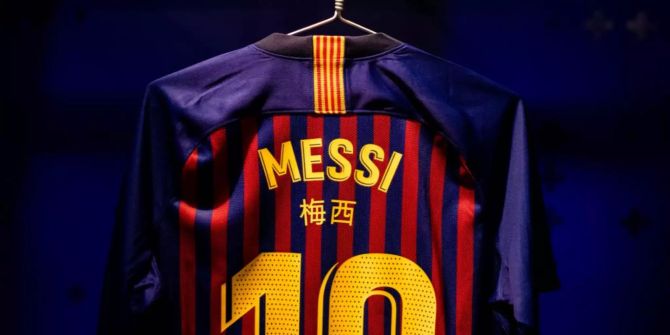 Das Trikot von Messi wurde mit chinesischen Schriftzeichen versehen.