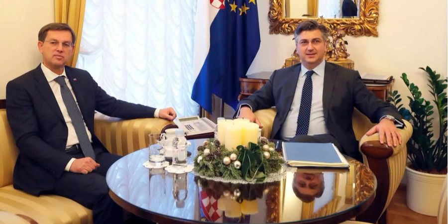 Die Kroatische und Slowenische Premierminister Andrej Plenkovic (R) und Miro Cerar (L) bei ihrem letzten Treffen.