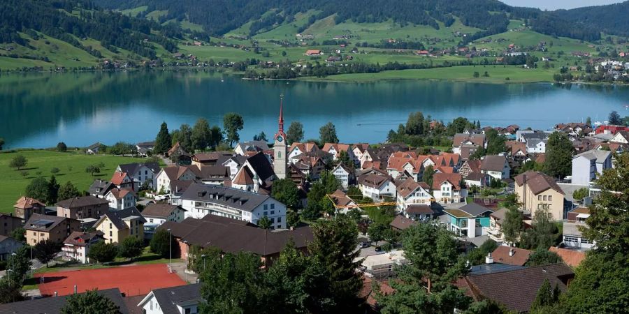 Die Gemeinde Oberägeri dankte nur Einwohnern, die der Gemeinde viel Steuern bezahlen.