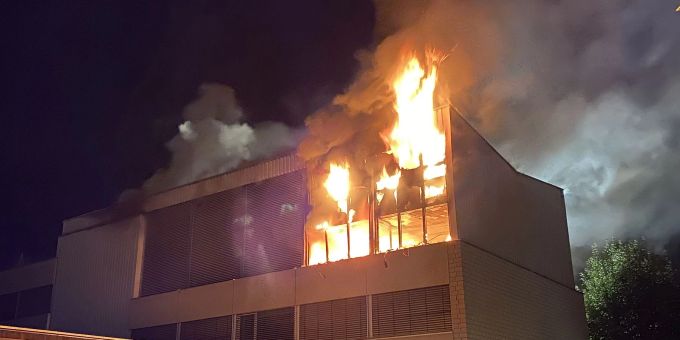 Arlesheim: Wohnungsbrand in einem Bürogebäude Wohnungsbrand in einem Bürogebäude