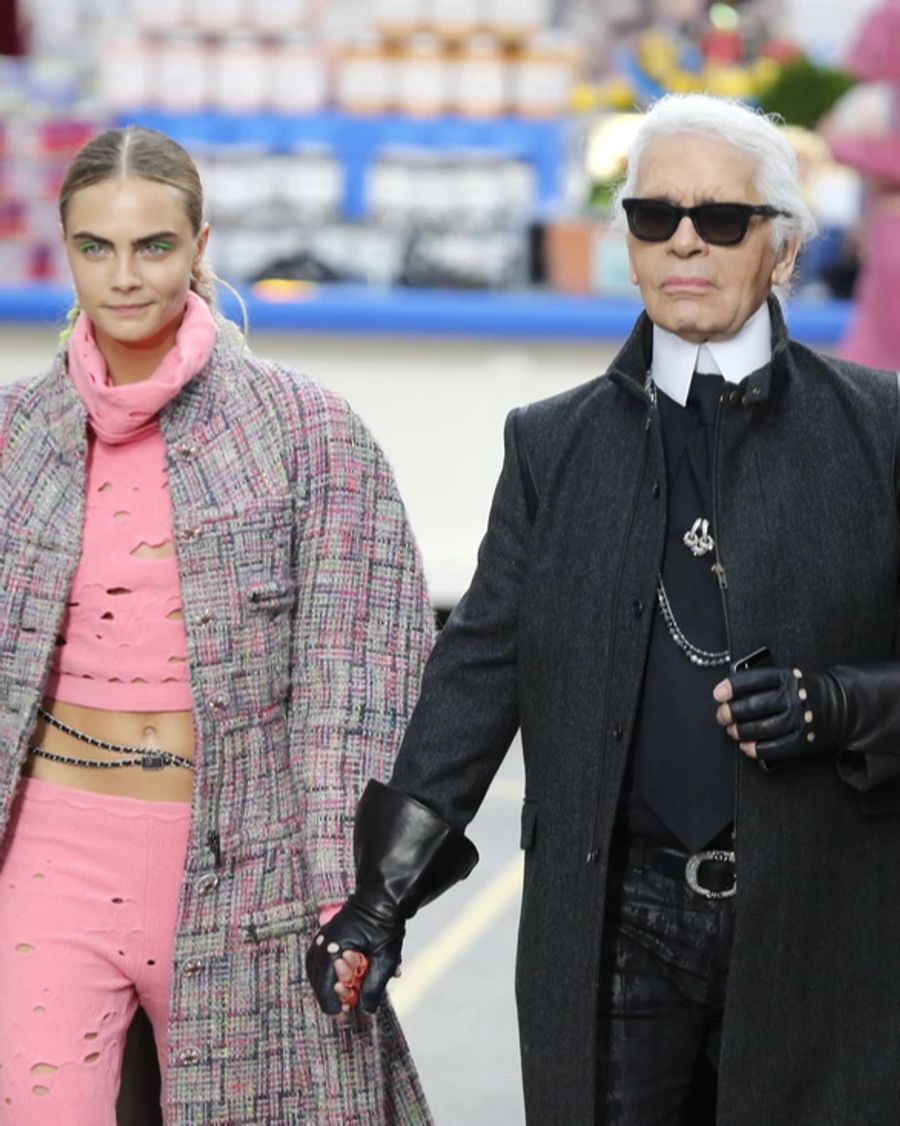 Carla Delevingne mit Mentor Karl Lagerfeld.