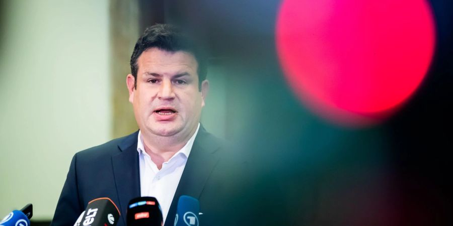 Hubertus Heil warnt vor einer «rezessiven Situation» im Winter.