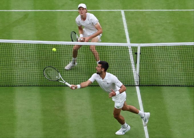 Novak Djokovic lässt Jannik Sinner in Wimbledon keine Chance. Djokovic Sinner Wimbledon