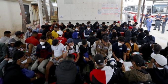 Lampedusa am Limit - Extrem viele Migranten überqueren das Mittelmeer