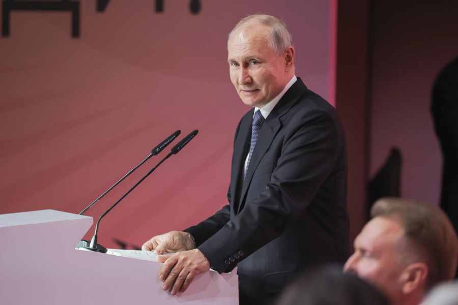 Russlands Präsident Putin greift nun nach dem Firmen-Imperium Prigoschins.