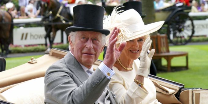 König Charles am 24. Juni 2023 im britischen Ascot. könig Charles tränen