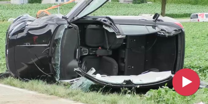 Elgg - Auto überschlägt sich – zwei Personen leicht verletzt
