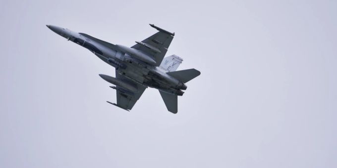 Die Ukraine lehnt die australischen Kampfjets des Typs F-18 als «fliegenden Müll» ab. ukraine australische