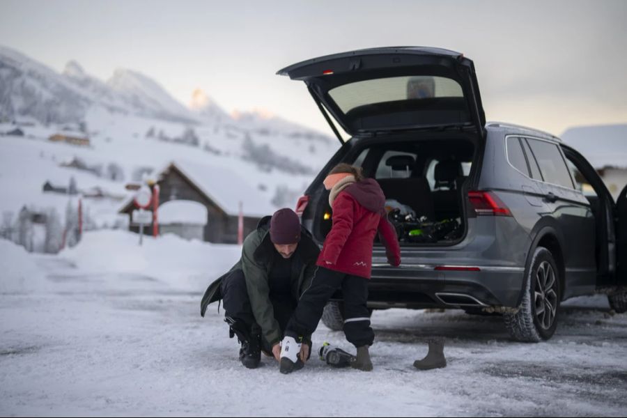 In den Schulferien sind Skiabos oft teurer als in anderen Wochen.