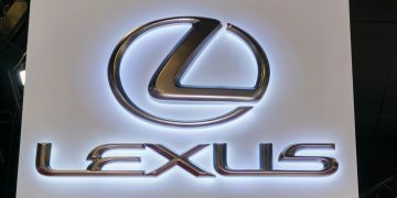 Lexus, Firmenlogo, Beleuchtet