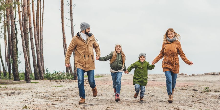 familie am strand