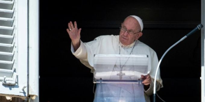 Der Papst beim sonntäglichen Gebet Der Papst beim sonntäglichen Gebet