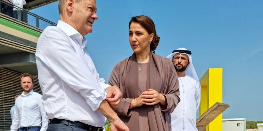 Scholz und die Klima- und Umweltministerin der Emirate, Mariam Almheiri