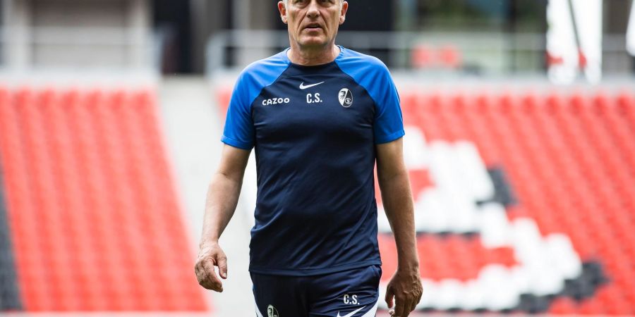 Freiburgs Coach Christian Streich kann wieder mit seinen Spielern trainieren.