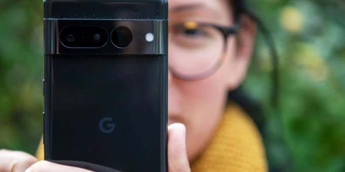 Videos sind bei den Pixel-7-Geräten jetzt in einer 4K-Auflösung und 60 Frames pro Sekunde möglich. Videos sind bei den Pixel-7-Geräten jetzt in einer 4K-Auflösung und 60 Frames pro Sekunde möglich.