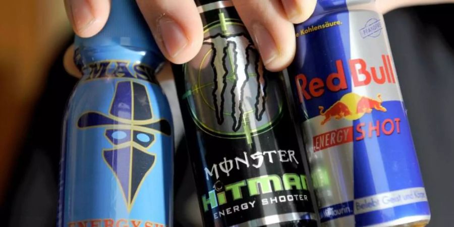 Energydrinks sind bei Kindern und Jugendlichen beliebt, schaden ihnen aber. Foto: Frank Leonhardt