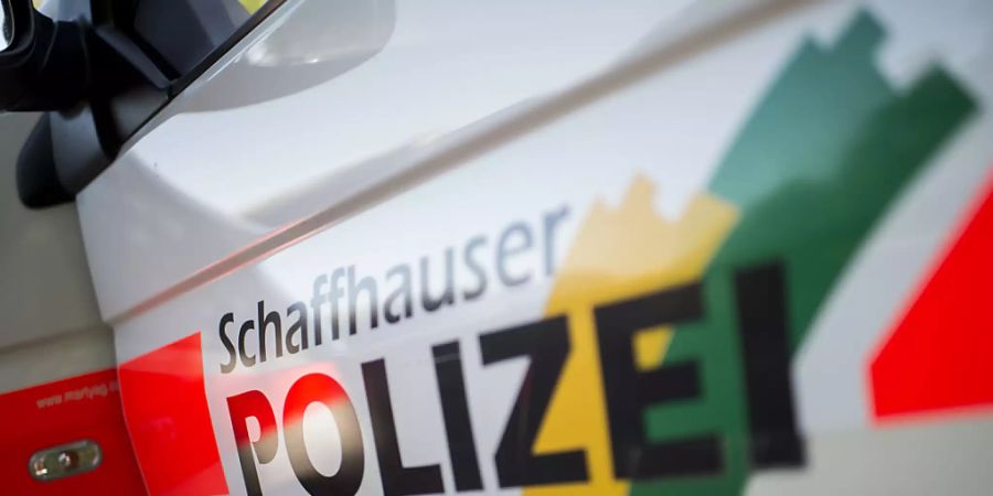 Die Schaffhauser Polizei hat einen slowenischen Carchauffeur gestoppt, der wochenlang die Ruhezeiten missachtete. (Symbolbild)