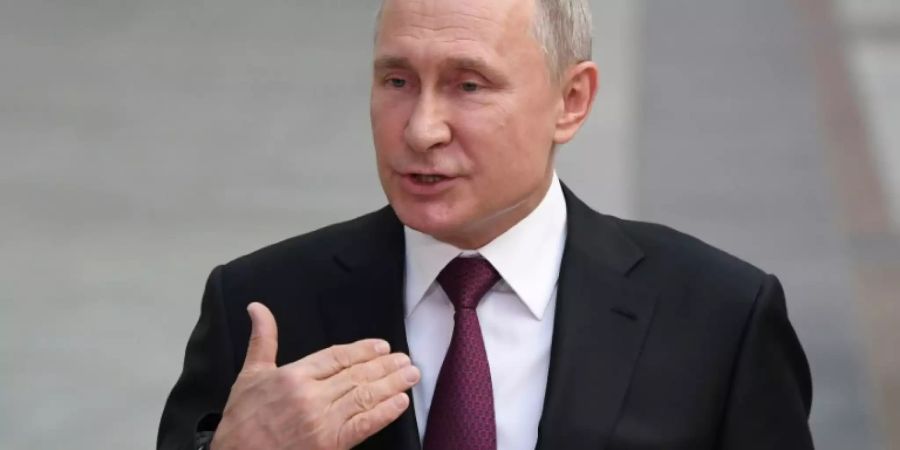 Putin will die britische Regierungschefin May treffen