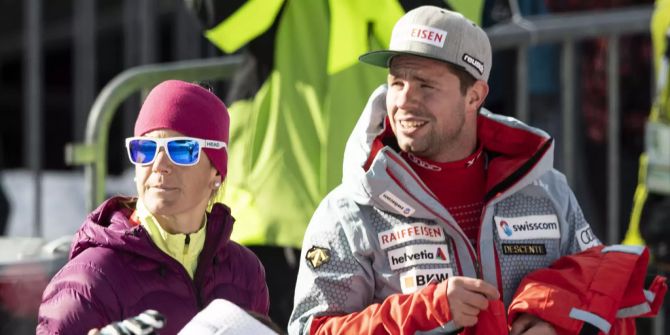 Beat Feuz mit Partnerin Katrin Triendl.