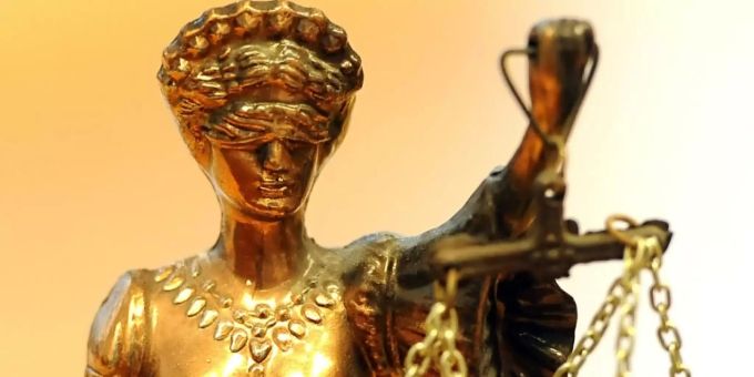 Waagschalen der Justitia. Justitia