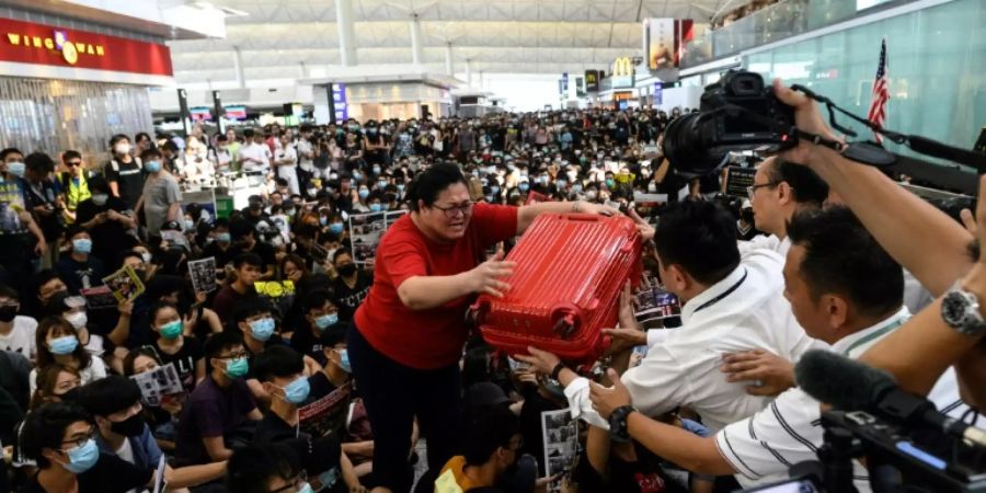 Proteste am Hongkonger Flughafen