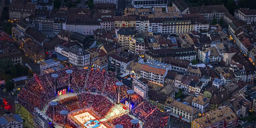 Am Freitagabend musste an der Fête des Vignerons in Vevey VD eine Veranstaltung wegen schlechten Wetters abgebrochen werden. (Archivbild)