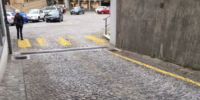 Sanierung der Hirzengasse beginnt am 9. September 2019 und soll bis Ende November 2019 abgeschlossen werden. Sanierung der Hirzengasse beginnt am 9. September 2019.