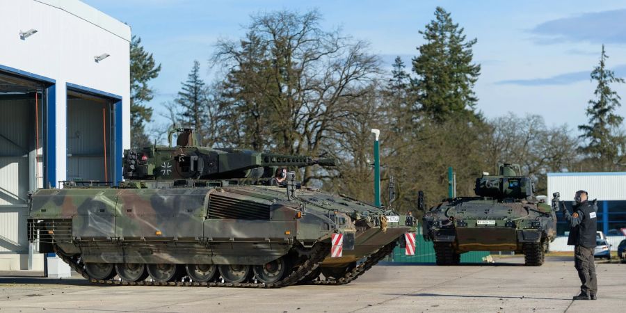 Ein Schützenpanzer der Bundeswehr vom Typ Puma auf dem Kasernengelände in Munster.