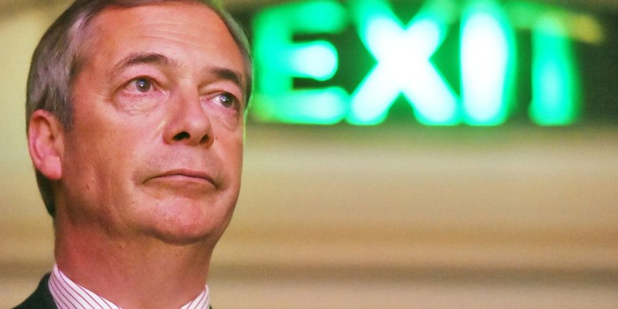 Wandert Nigel Farage jetzt aus?