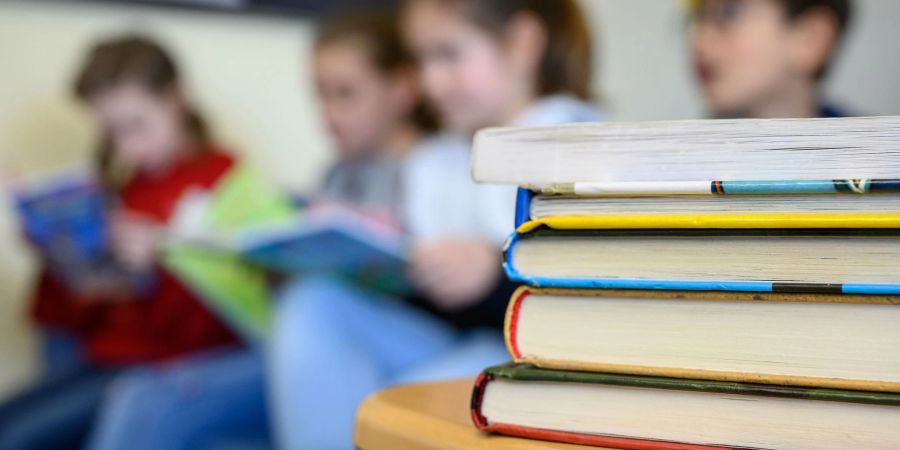 Der Anteil der betroffenen Schülerinnen und Schüler mit grossen Leseschwierigkeiten ist nach Einschätzung der Studienautoren inzwischen «alarmierend hoch».