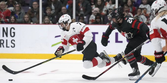 Für Lara Stalder war der WM-Halbfinal vorzeitig zu Ende. (Archivbild) Eishockey WM Frauen