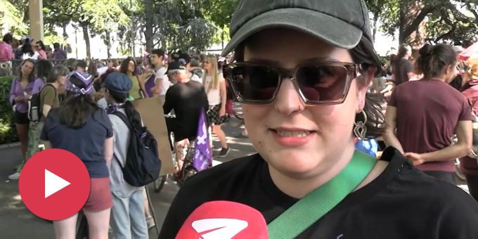 «Noch viel zu tun» - Zehntausende Frauen tauchen Städte in Violett